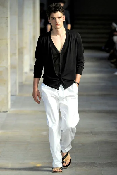 Look 44